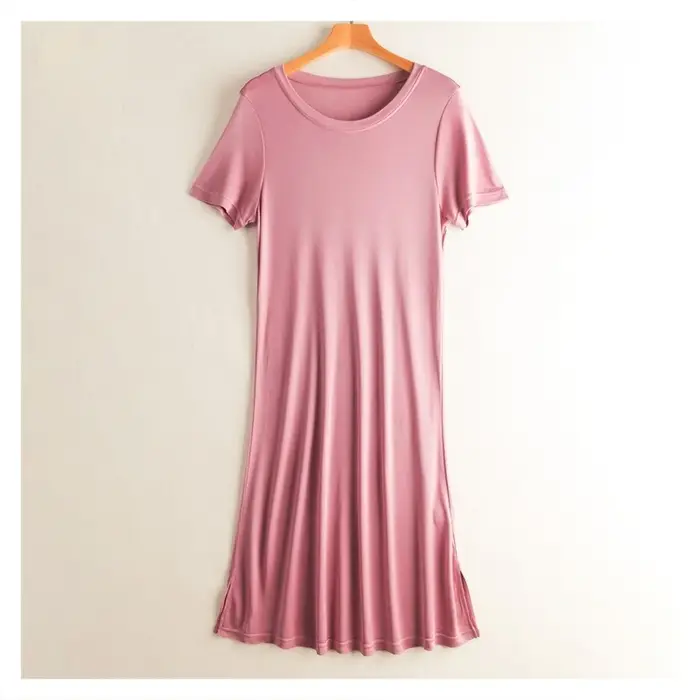 Robe en soie tricotée couleur unie