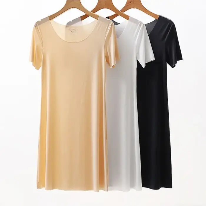 Robe de nuit en satin de soie pour femme