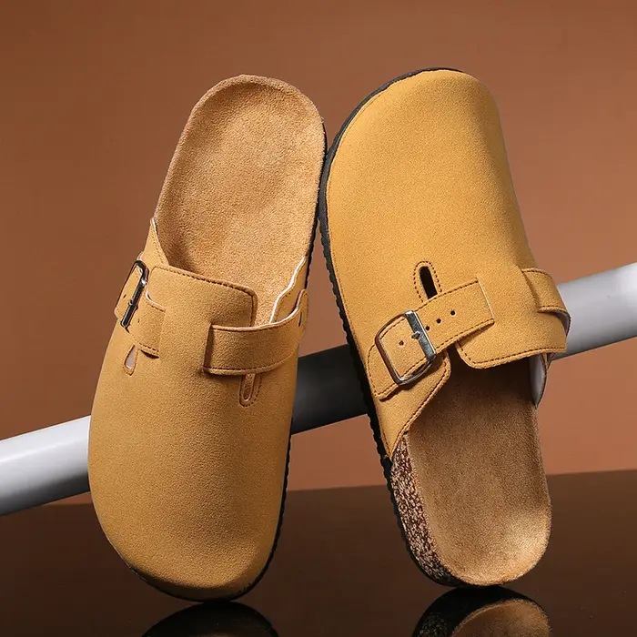 Sabots en daim pour hommes