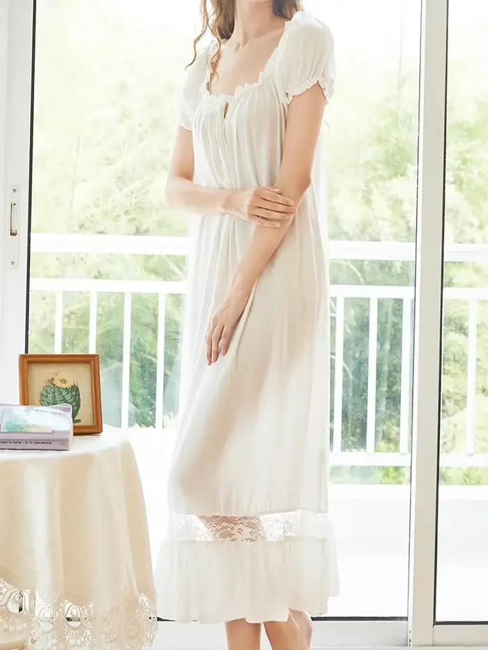 Chemise de nuit blanche à volants en coton pour femmes