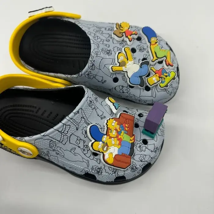 Pantoufles Les Simpsons, tendance et créatives, avec un design de personnage de dessin animé, unisex