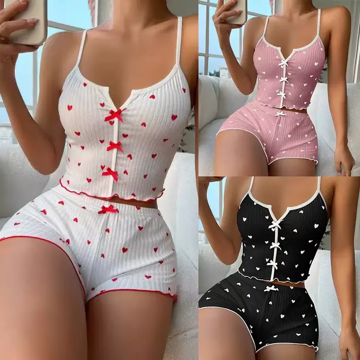1 ensemble de vêtements de nuit pour femmes