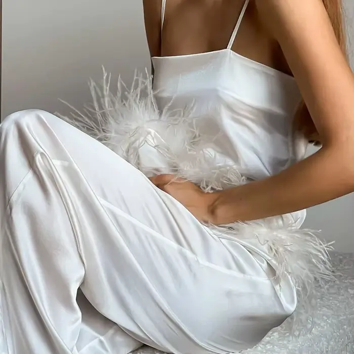 Pyjama en Satin avec plumes pour femmes