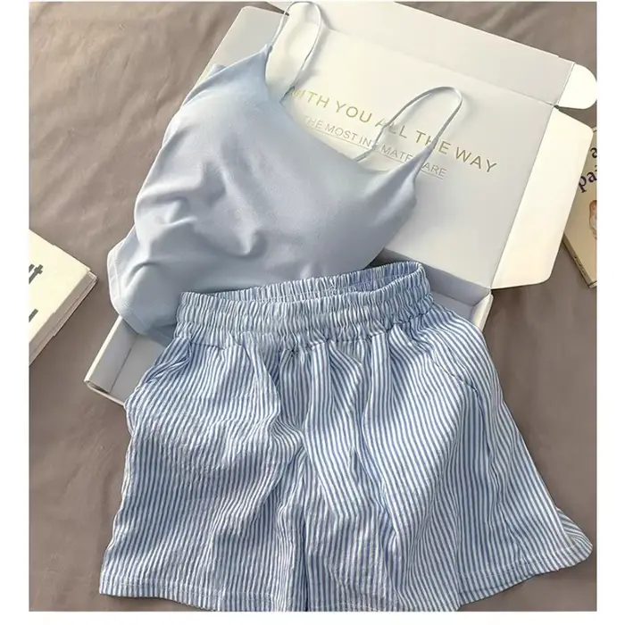Pyjama de couleur unie avec coussinets de poitrine