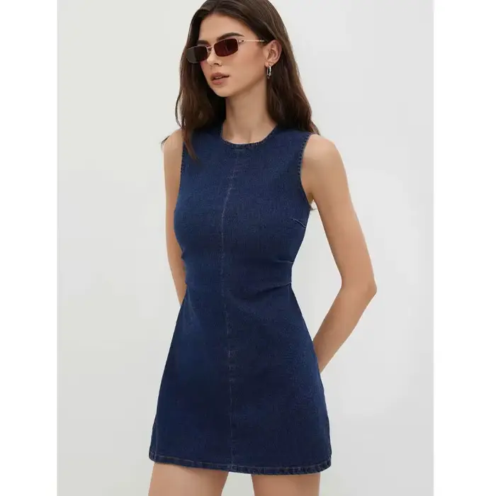 Robe en jean sans manches coupe ajustée pour femme