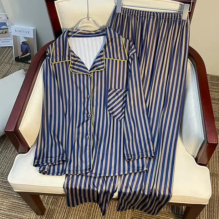 Pyjamas rayés coréens pour le printemps et nouveau style haut de gamme pour les vêtements de maison des filles et les ensembles étudiants pouvant être portés à l'extérieur