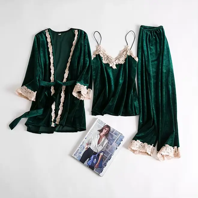 Ensemble pyjama en velours vert pour femme
