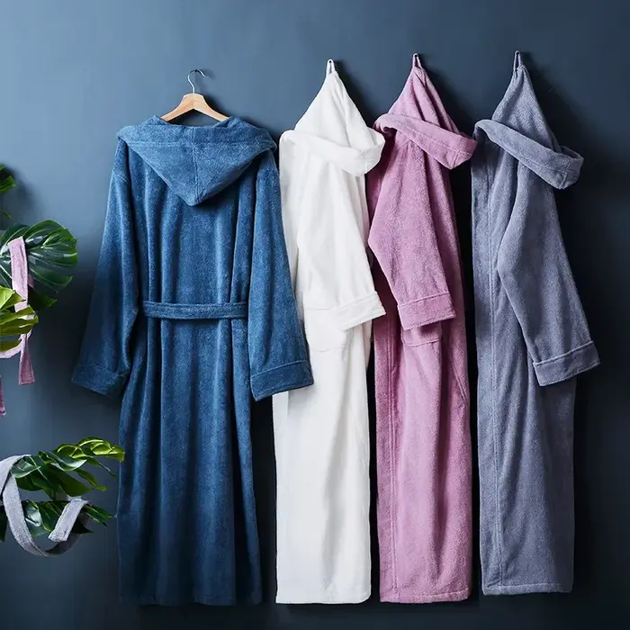 Peignoir à capuche pour homme