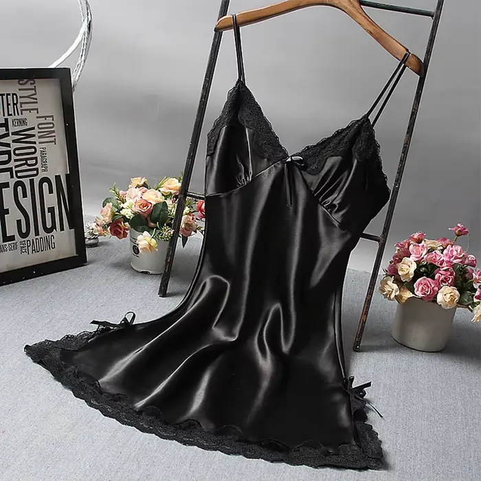 Offre spéciale femmes Sexy Satin chemise de nuit dentelle vêtements