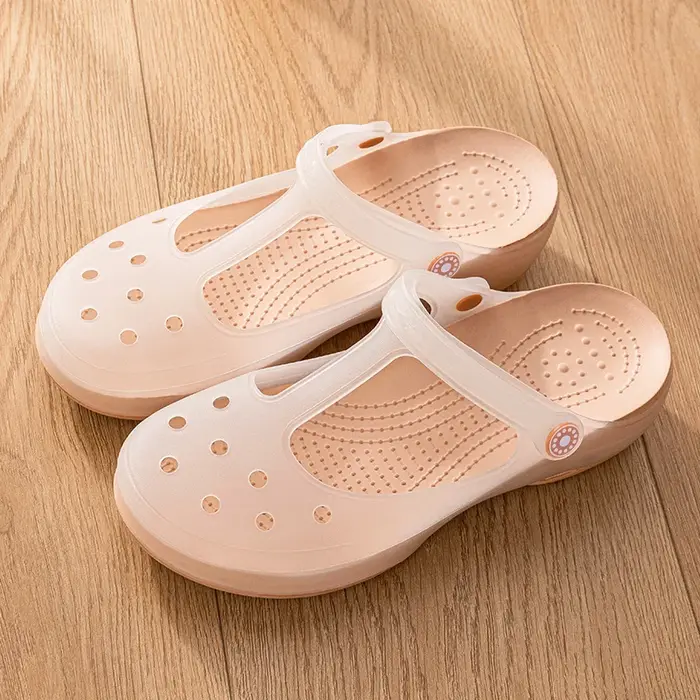 Chaussures à trous en TPU pour femmes