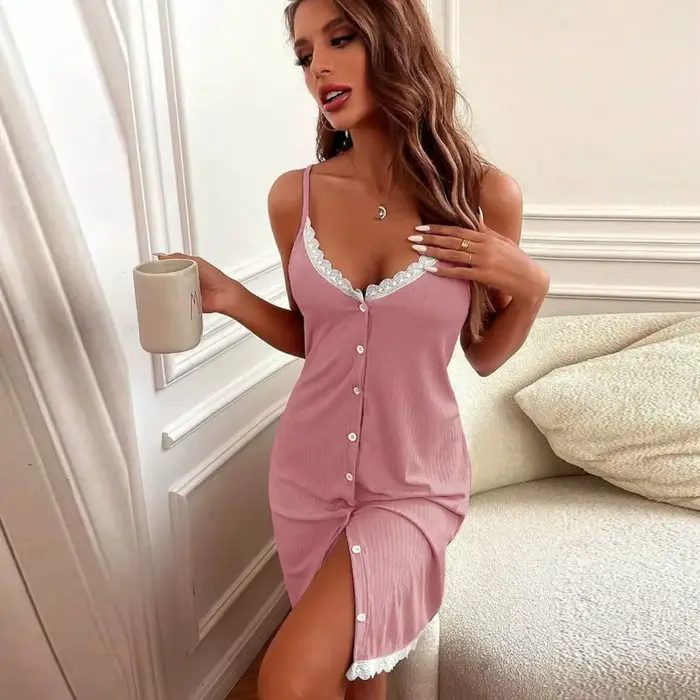 Chemises de nuit en dentelle pour femmes