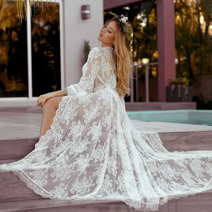 Chemise de nuit longue transparente en dentelle blanche