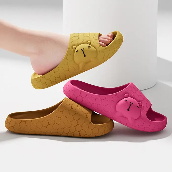 Mignonnes pantoufles d'intérieur Capybara pour femmes