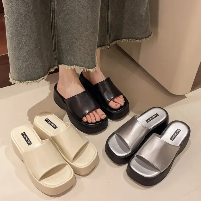 Femmes pantoufles 2025 été nouvelles sandales de luxe