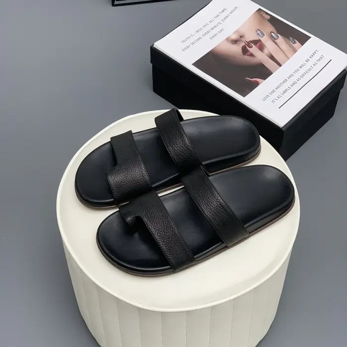 Nouvelles pantoufles XL pour femmes en cuir véritable