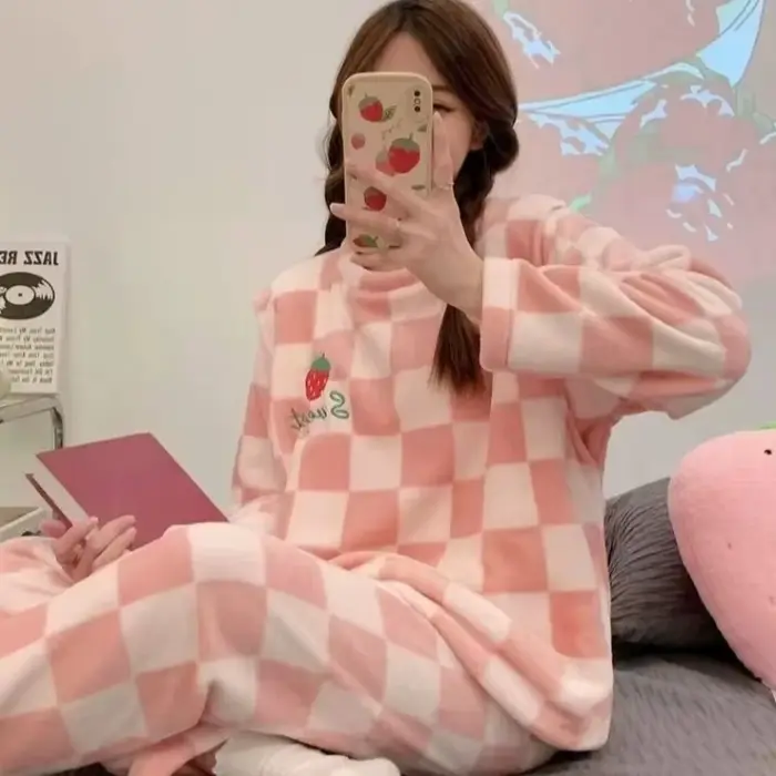 Pyjama chaud en velours de corail pour femme