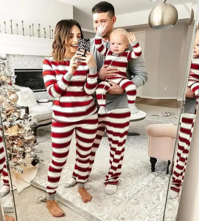 Joyeux Noël 2025 Mère Père Enfants Ensemble de pyjamas assortis Rayé Pyjama ample décontracté