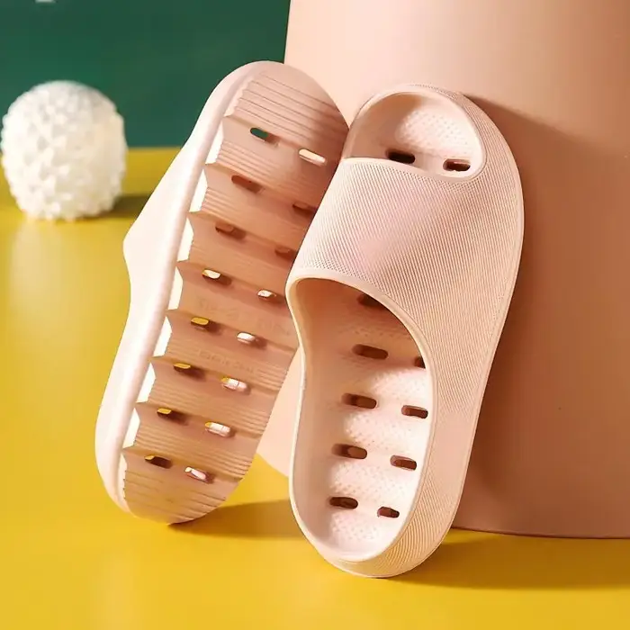 Nouvelles pantoufles de bain pour hommes