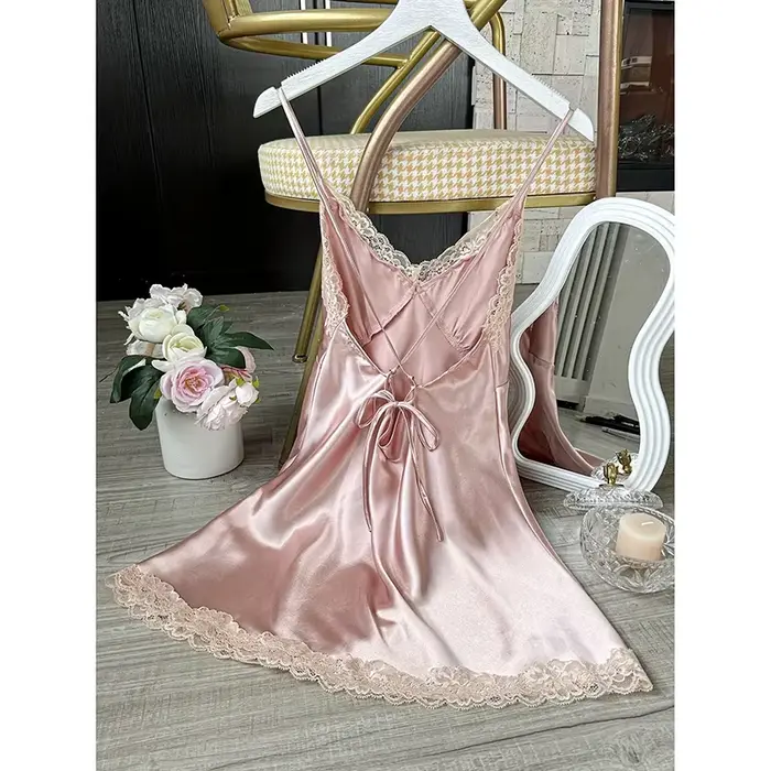 Chemise de nuit sexy en dentelle patchwork