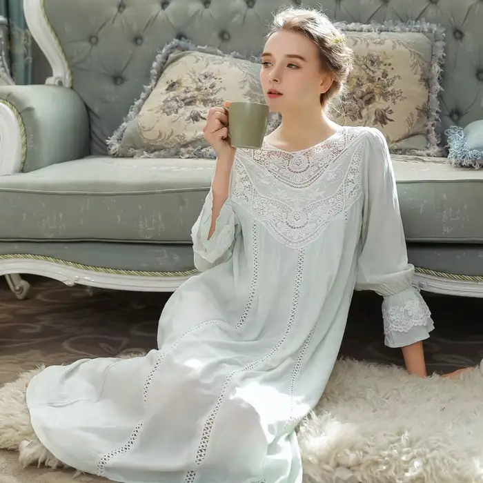 Chemise de nuit romantique en dentelle pour femmes