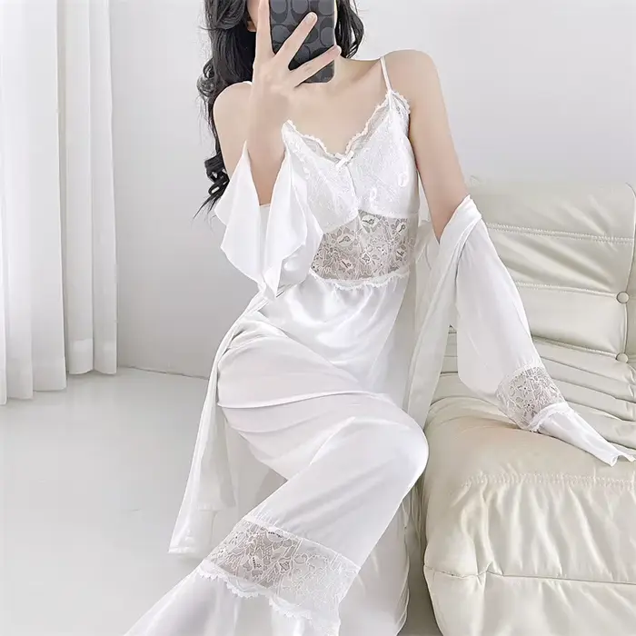 Ensemble de pyjama trois pièces pour femme