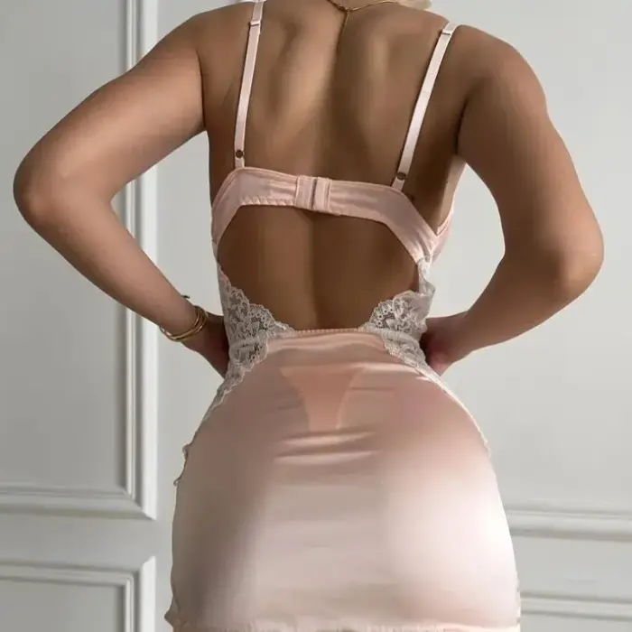 Robe sexy en satin à col en V profond pour femme