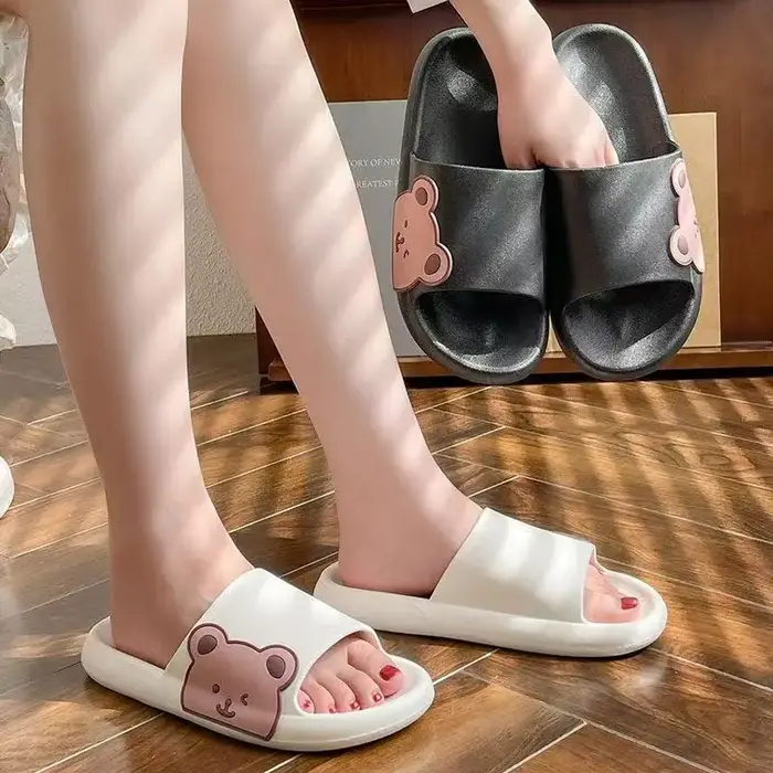 Nouvelles pantoufles d'été confortables et mignonnes en forme d'ours pour couple