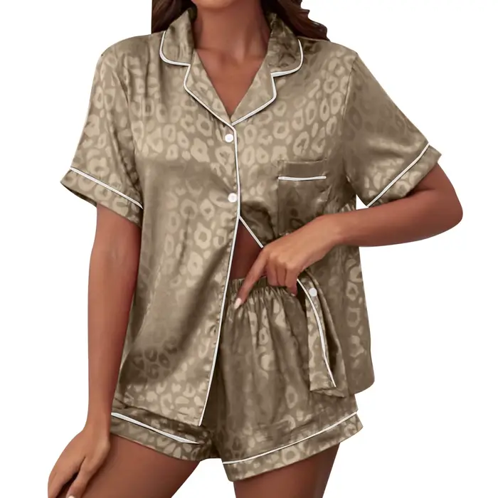 2025 nouveau pyjama ensemble femmes léopard soyeux Satin pyjamas à manches courtes bouton petit haut avec Short