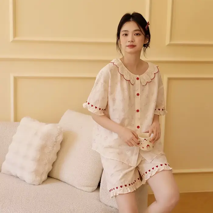 Adorable ensemble de pyjama orné de cœurs rouges | Gaze 100% coton pour femmes | Ensemble de vêt