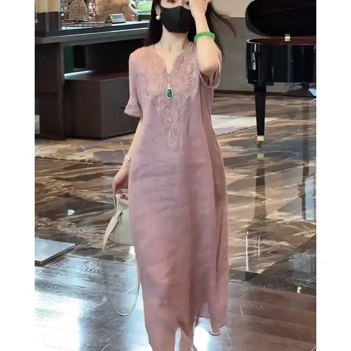 Robe vintage à col en V
