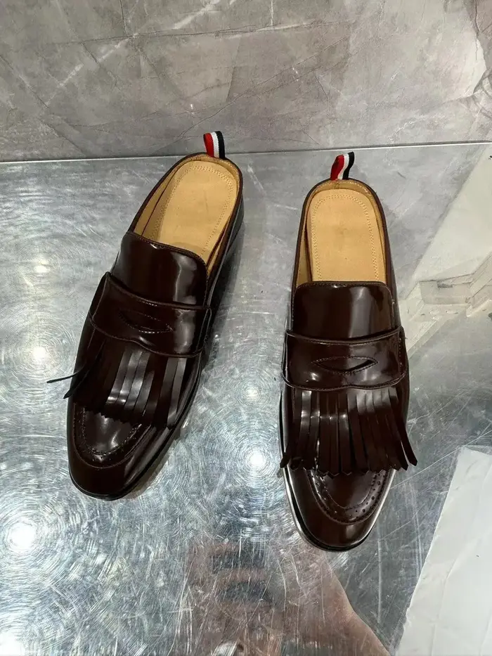 Pantoufles d'été de luxe en cuir véritable pour hommes, rouge vin, glands à la mode, Mules antidérap