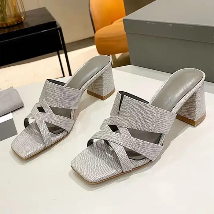 Pantoufles en cuir véritable à bout carré pour femmes