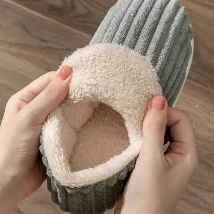 Pantoufles d'hiver en fourrure pour femmes et hommes