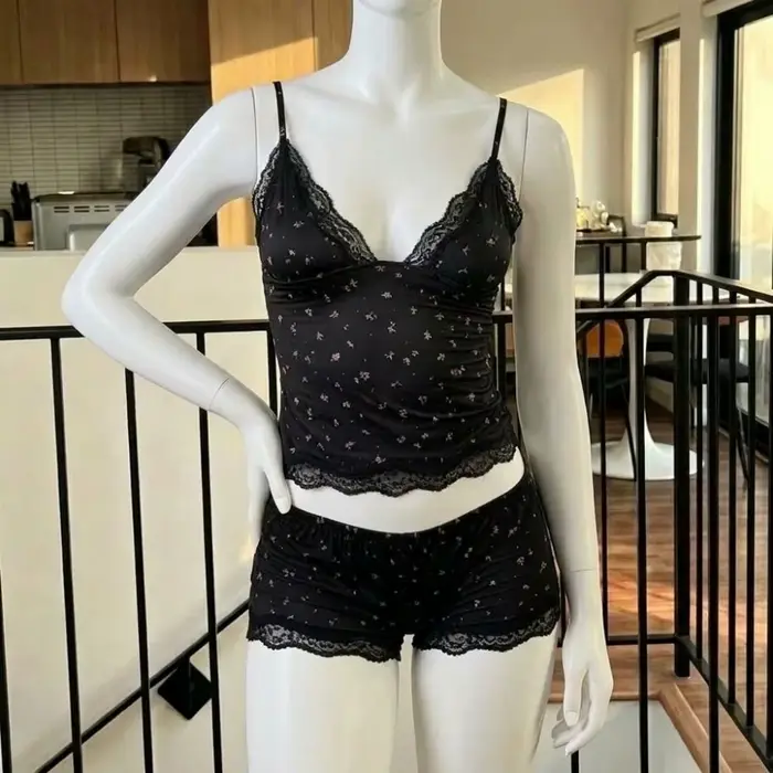 Ensemble de pyjama sexy deux pièces en dentelle florale rose pour femme