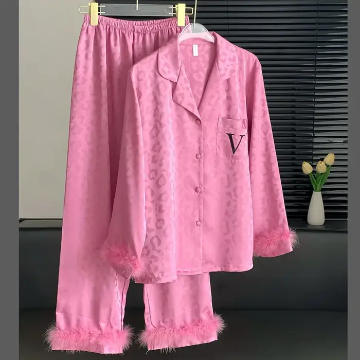 Pyjama léopard à manches longues pour femmes
