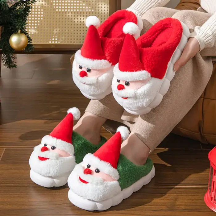 Pantoufles de squelette de noël en peluche