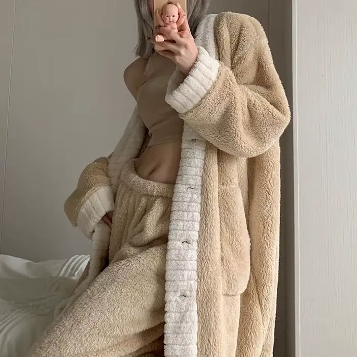 Pyjama en molleton de corail pour femme