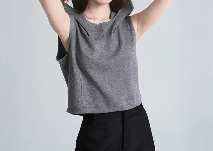 Gilet à capuche sans manches gris pour femme