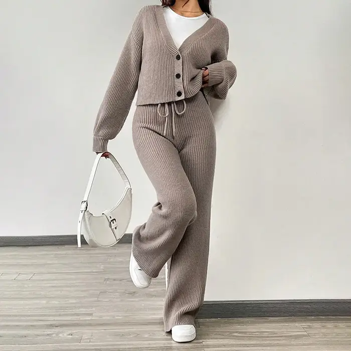 Costume tricoté ample kaki