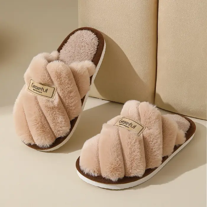 Pantoufles chaudes d'hiver en peluche pour femmes, chaussures souples antidérapantes, confortables, talon plat, pantoufles d'intérieur pour chambre à coucher, chaussures de maison pour Couple