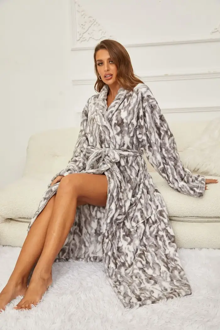 Peignoir à manches longues imprimé léopard à revers, chemise de nuit pour couple, grande poche, moti