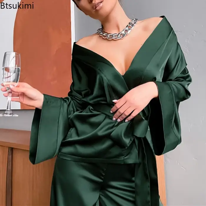 Ensemble pyjama assorti avec ceinture pour femmes
