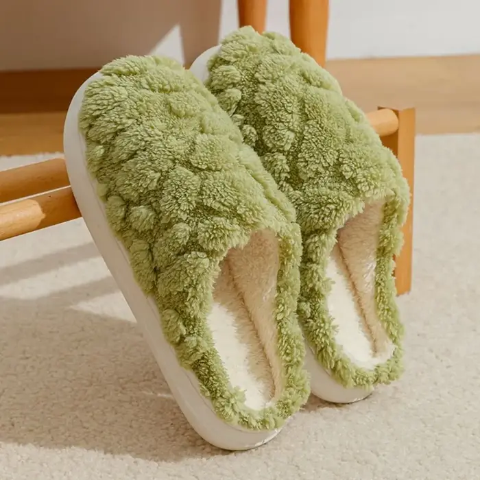 Pantoufles chaudes en velours confortables