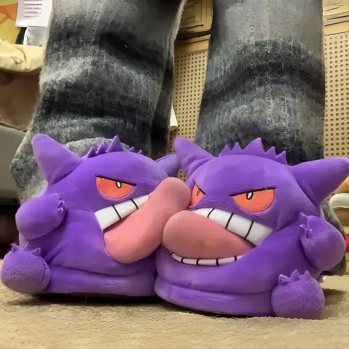 Nouvelles pantoufles Gengar 2026 – Design amusant avec langue dégagée