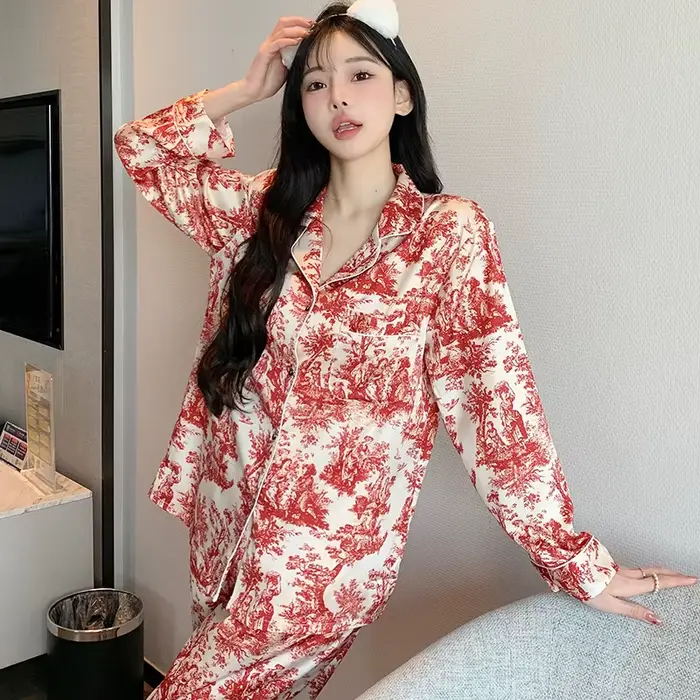 Pyjama en soie glacée pour femmes