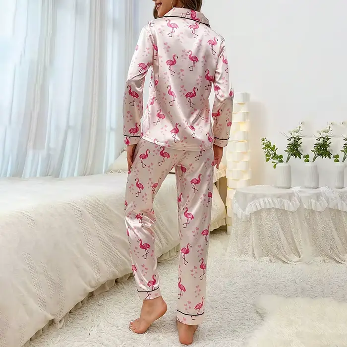 Pyjama en Satin imprimé flamant pour Femme, vêtements de maison décontractés, col à revers, boutons, hauts et pantalons, vêtements de nuit, 2 pièces, automne