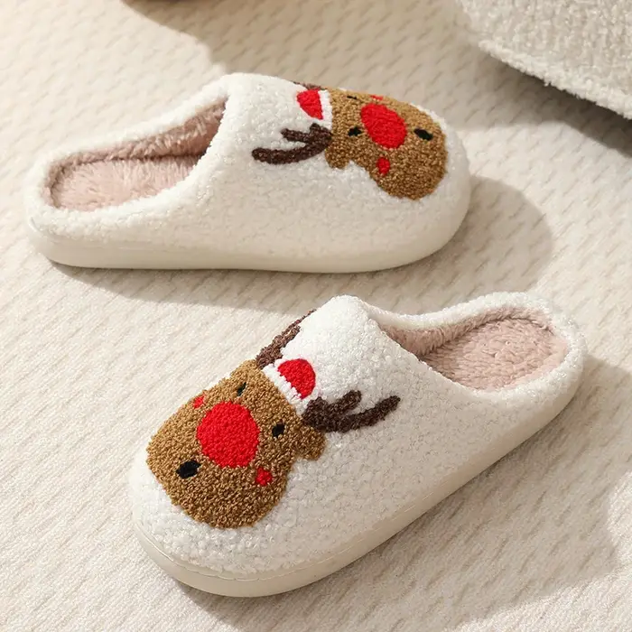 Pantoufles de Noël en peluche