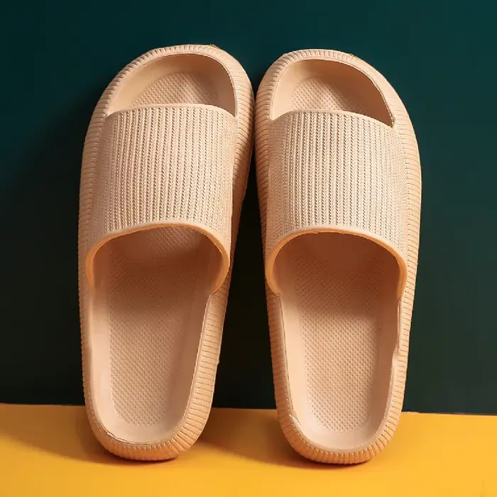 Pantoufles pour hommes et femmes