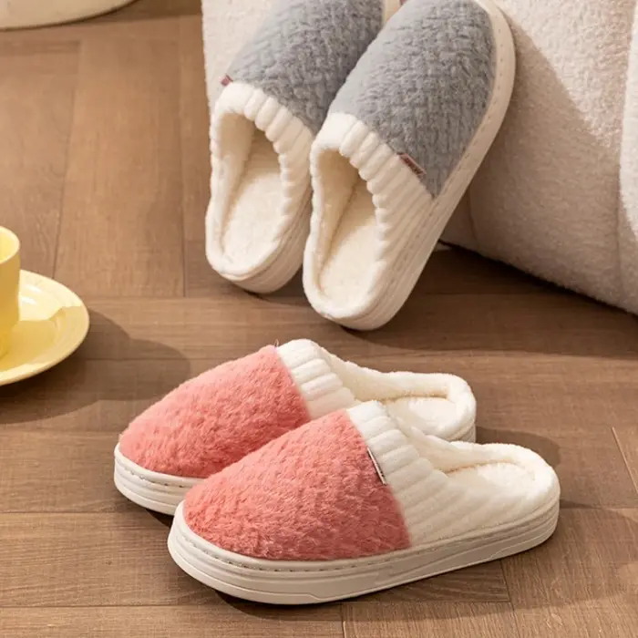 Chaussons d'intérieur antidérapants en peluche pour femmes et hommes