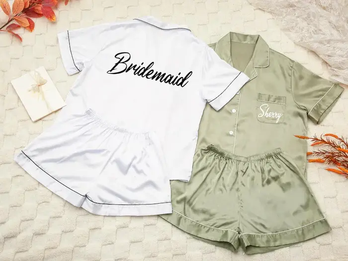 Pyjamas de demoiselle d'honneur le plus doux personnalisés